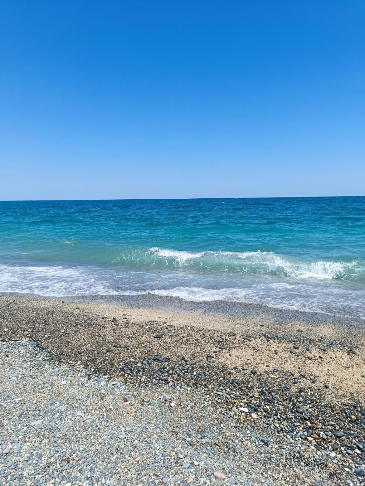 Holiday Beach Hotel Arnavutkoy Exteriör bild